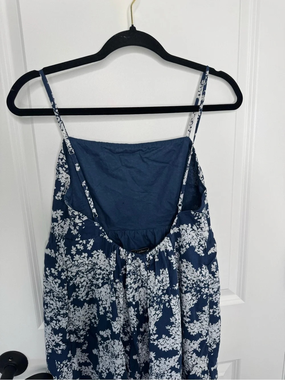 Abercrombie & Fitch Navy Blue and White Floral Maxi dress medium
